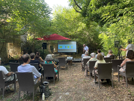 8f617be7-bde3-4c9c-a69c-898cf0cbbcc6